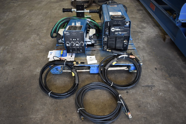 Miller XMT 350 w Dual Feeder