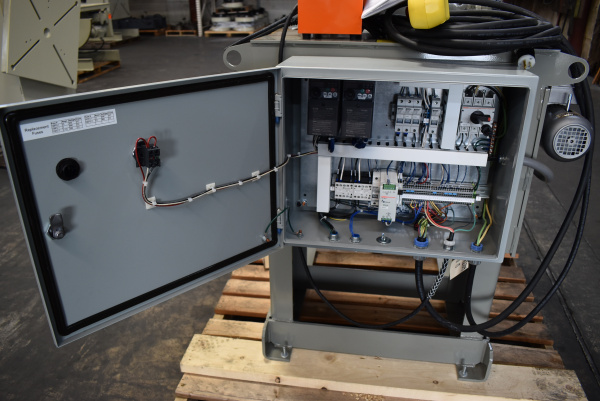 New Koike Aronson MD15 Welding Positioner with Pandjiris Model A Gripper Chuck - Angle 3